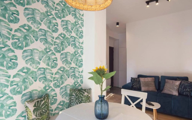 Green Leaf Apartment