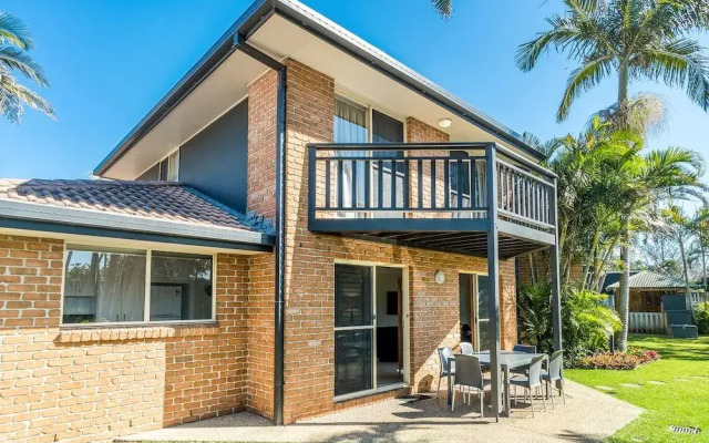 Bayside Court Apartments