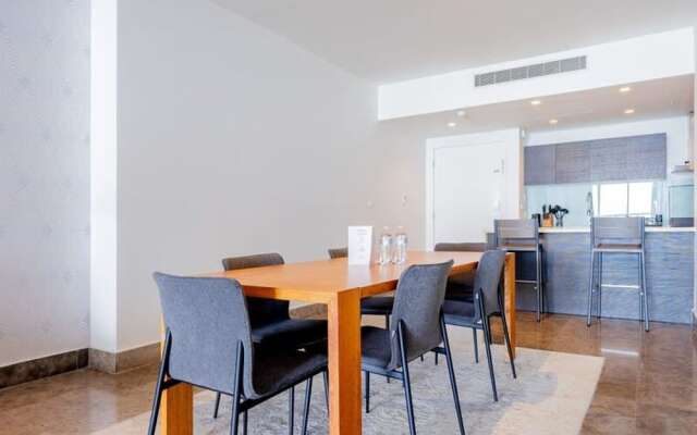 w Stunning 2BR With Terrace in YOO
