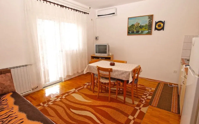 Apartment 359