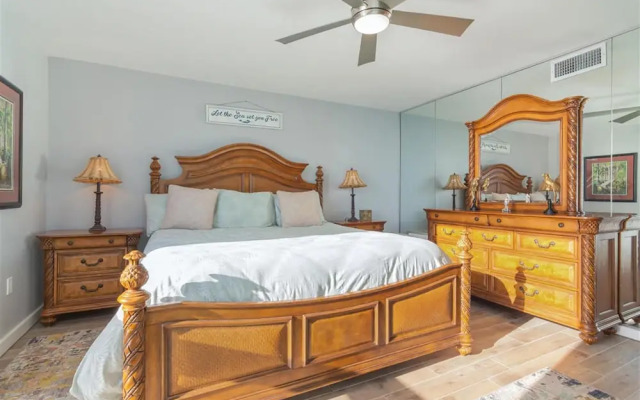 Shoreline Towers 1073