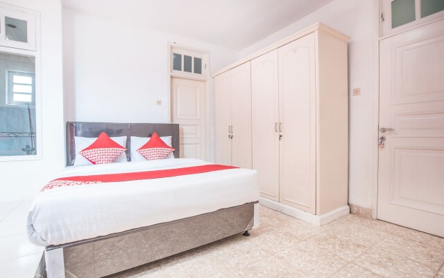 Super OYO 332 Residence G17 Kemang