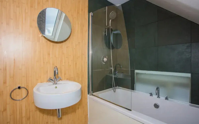 Gorgeous 1 Bedroom Apartment in Kensington