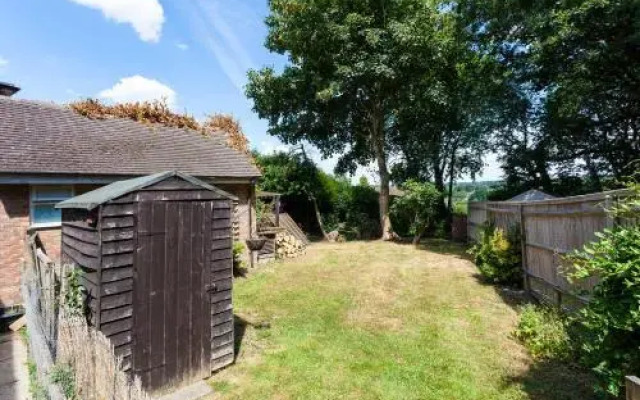 West Chiltington Village, 2 bedrooms & parking