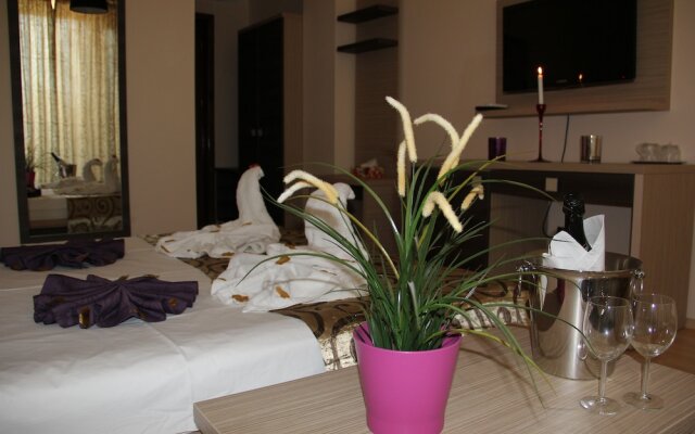 Sangria Luxury Family