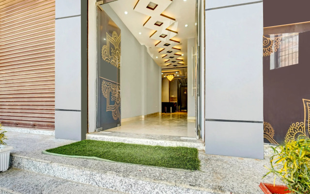 Super Townhouse Anisabad Near Mahavir Sansthan