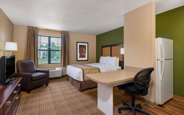 Extended Stay America Suites Chicago Woodfield Mall