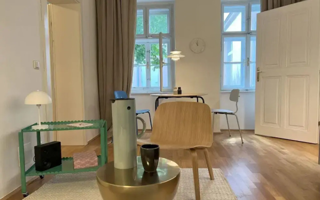 Chic Apartment Right by the Museum Quarter
