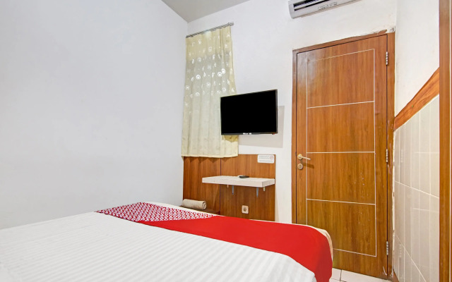 RedDoorz near Mall Of Indonesia
