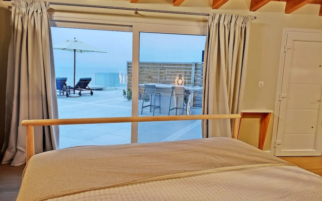 Sea & Cliff Luxury Suites byCorfuescapes