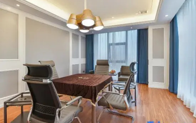 Venus Royal Hotel (Kunshan Zhoushi Government Store)