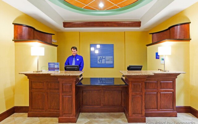 Holiday Inn Express & Suites Greensboro-(I-40 Wendover), an IHG Hotel