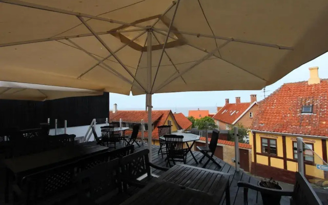 Therns Hotel