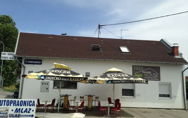 Hostel Lega House