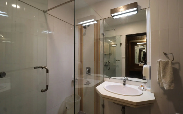 Hotel Rajhans Regent