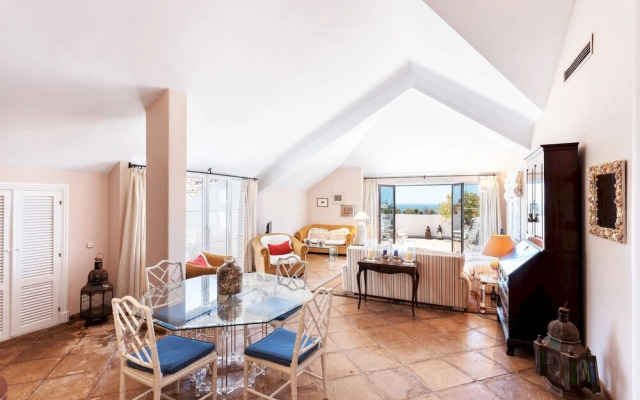 Exclusive Apartment, 200m2, Near Puerto Banus, Señorío de Marbella