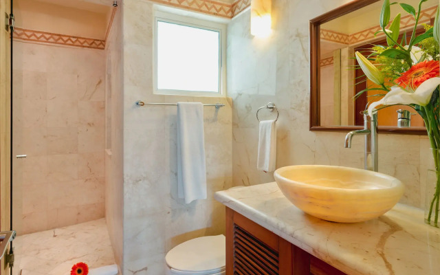 Porto Playa Condo Hotel & Beachclub