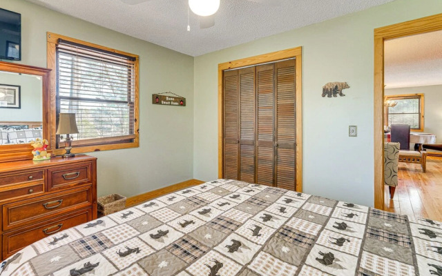 Pet-friendly Hiawassee Cabin w/ Lake Views & Sauna