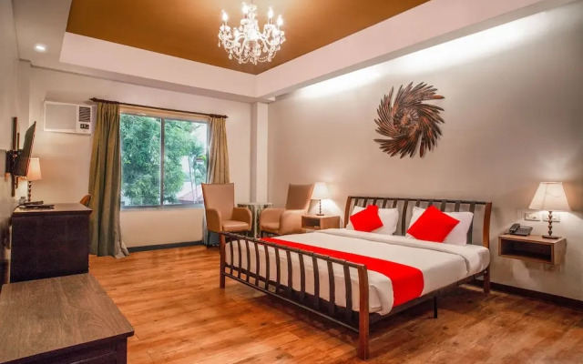 OYO 579 Anisabel Suites