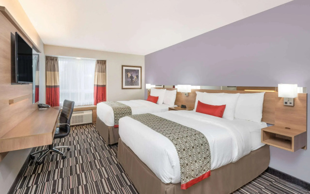 Microtel Inn & Suites by Wyndham Sudbury