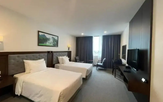 Peace Hotel Ha Long