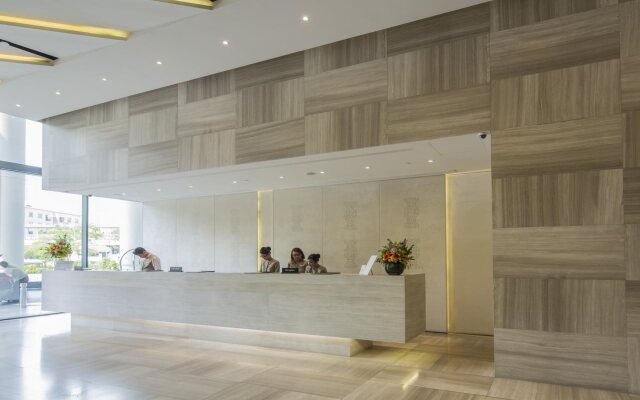 Momentus Hotel Alexandra