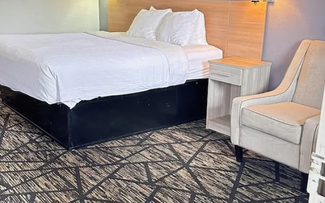 Dreamland Inn and Suites