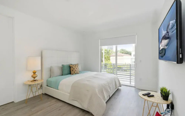 4BR Pool Townhome Duplex by Jos17
