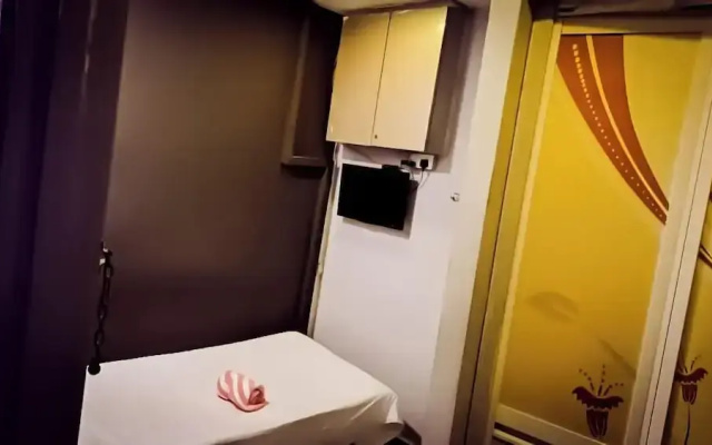Moon Night Hotel