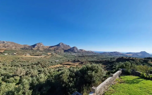 Spacious, Modern Villa in Asomatos, Crete, Greece