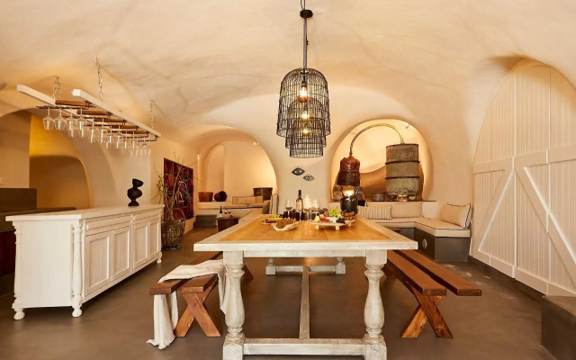Arxegono Cave Houses Santorini
