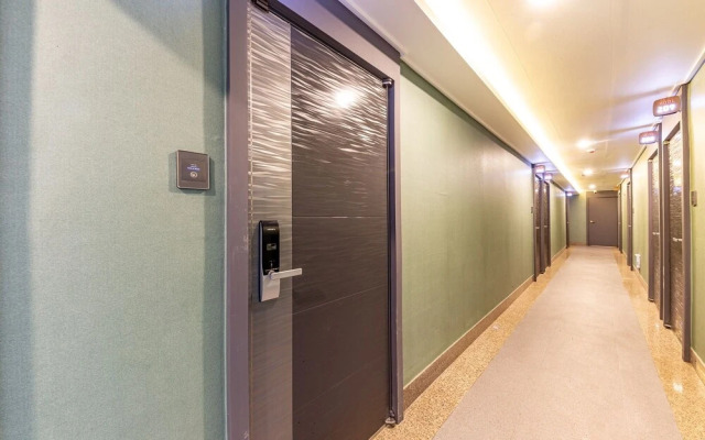 Mokpo Nine Self Check-in Hotel