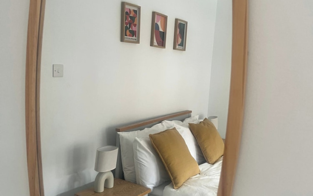 Cozy Belfast Apartment With 2 Bedrooms
