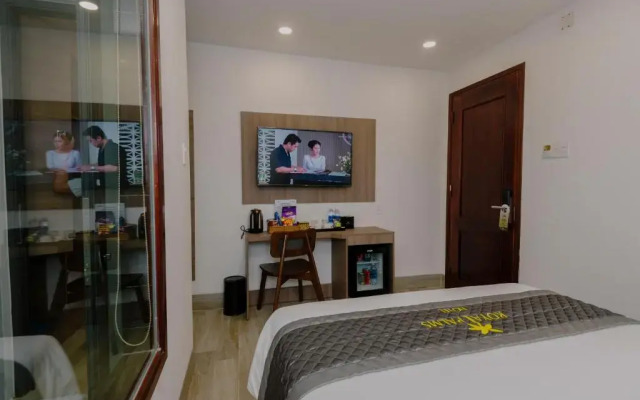 Royal Palms Hotel