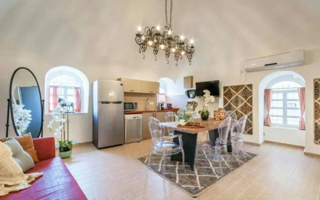 Private House 5 BDR In Mamilla up to 12 People !
