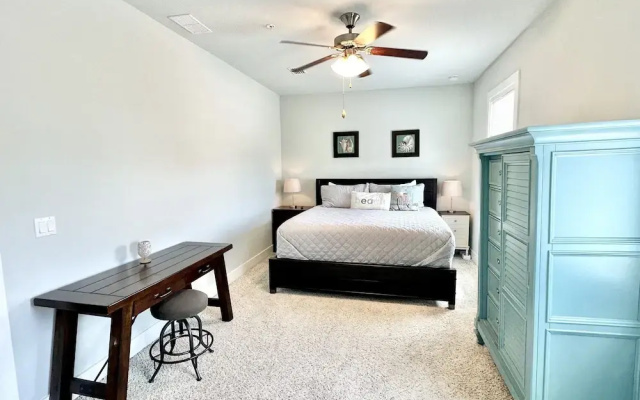 Seaside Sunsets 4 Bedroom Home by RedAwning