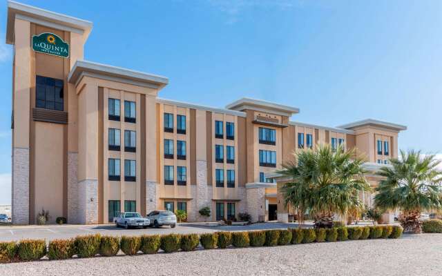 La Quinta Inn & Suites by Wyndham Carlsbad