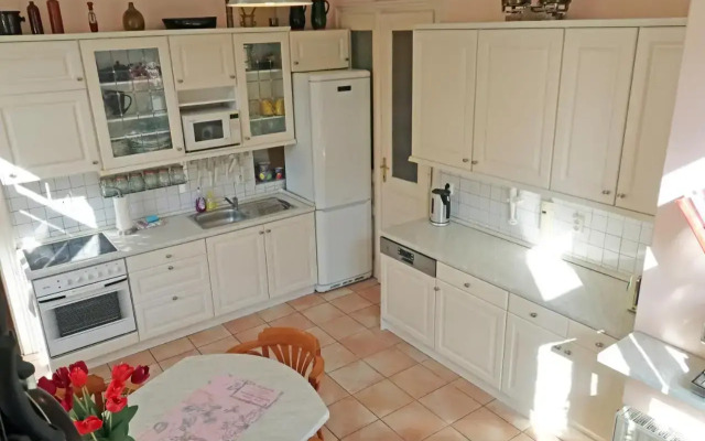 Apartment Themis