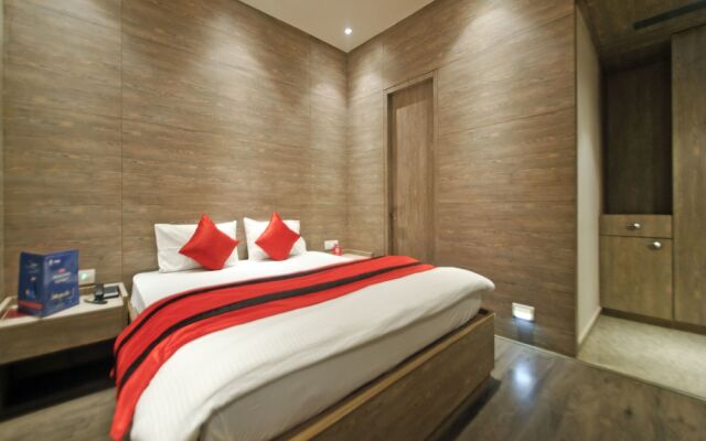 OYO 7899 VIP Premium