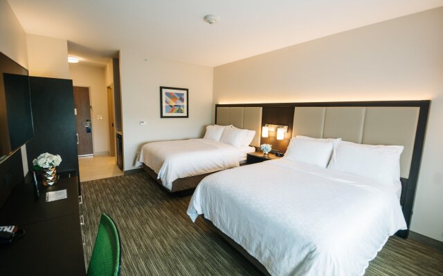 Holiday Inn Express & Suites Birmingham - Homewood, an IHG Hotel