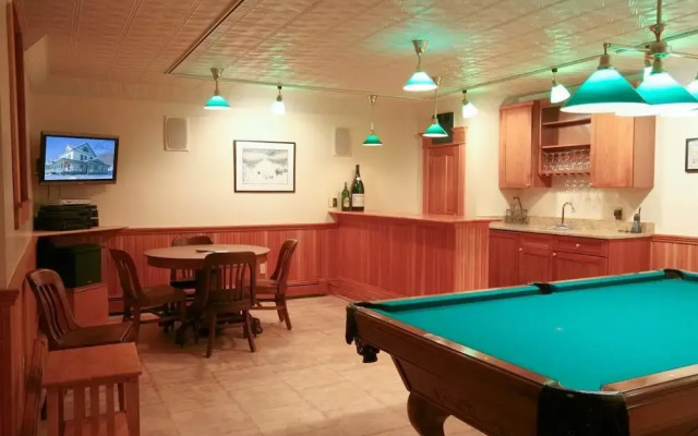 Breezy Hill Inn