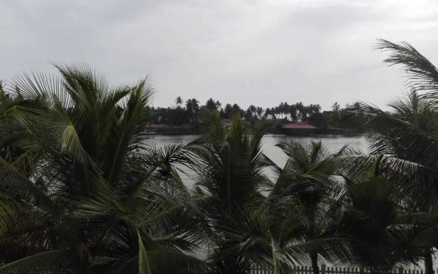 Aqua Reach Hotel