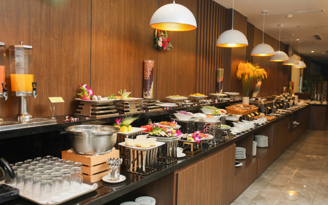 Reyna Hotel Hanoi