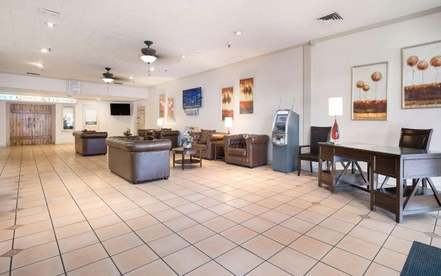 Quality Inn & Suites Lake Havasu City