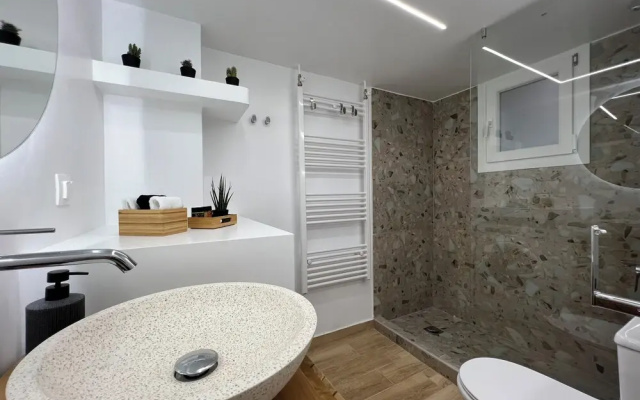 Acropolis Signature Apartment