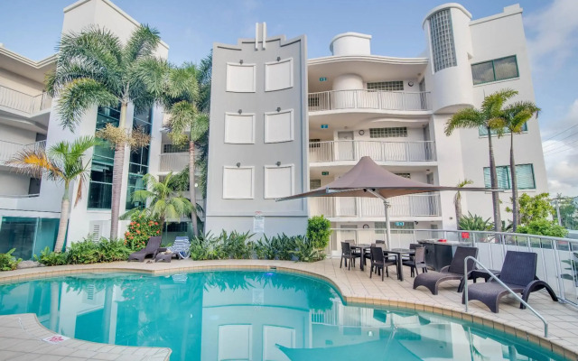 Grand Palais Boolarong Beachside Resort