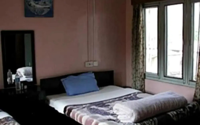 Rhino Lodge & Hotel