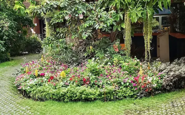 Siriwan House