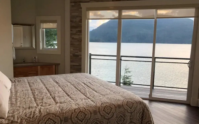 The Lodge on Harrison Lake