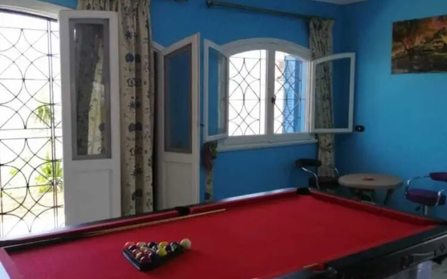 Blue House 4-bed Villa in North Coast Area